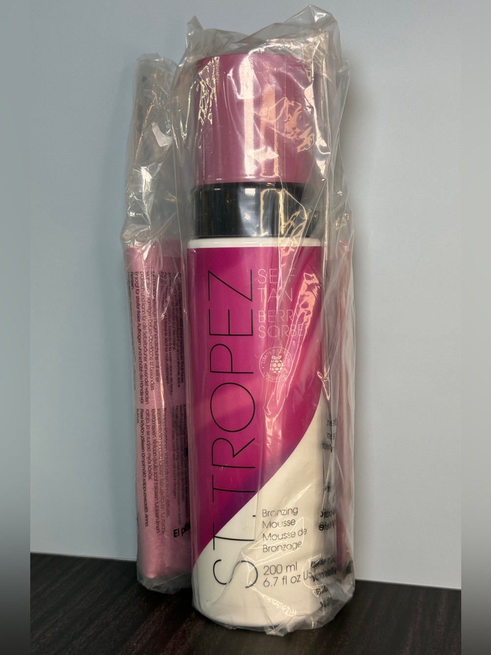 St. Tropez Tan Berry Sorbet Bronzing Mousse and Double Sided Mitt NEW